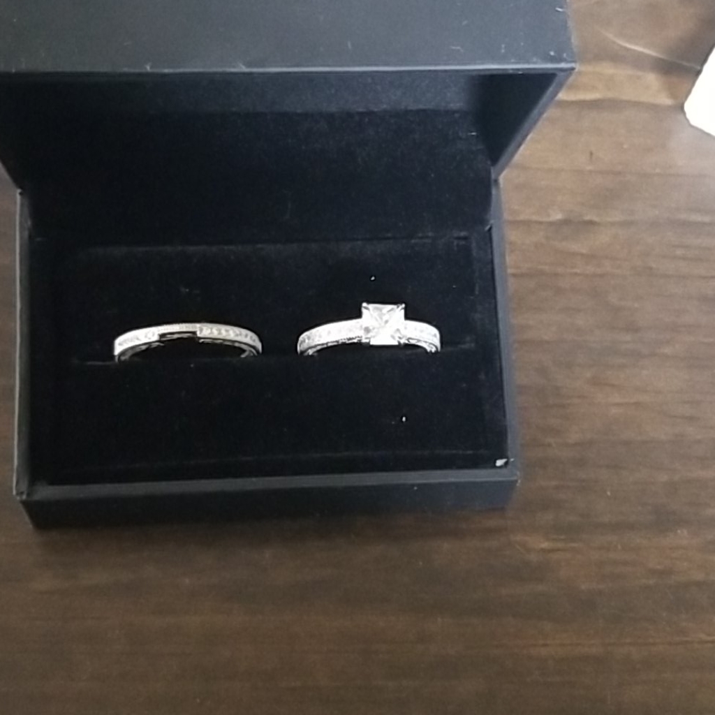 Jeulia Ring